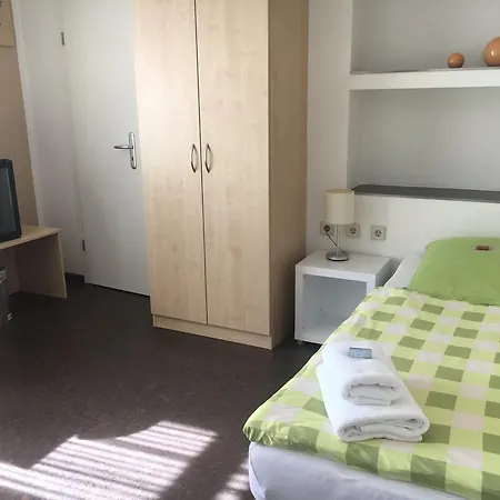 Adam Gæstehus Giesen